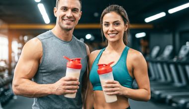 Man-and-woman-in-a-modern-gym-with-a-Vanilla-smoothie