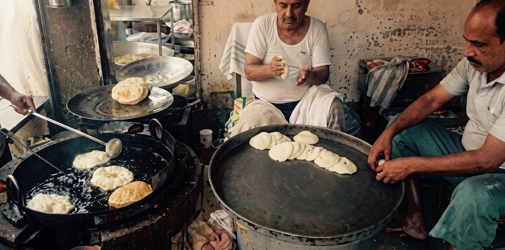 Sadiq Halwa Puri (Railway Road)